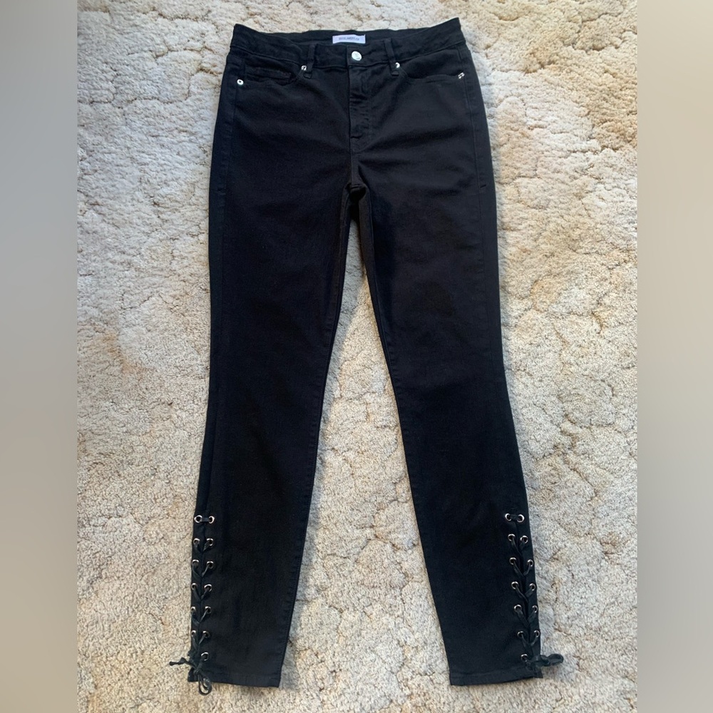 EUC GOOD AMERICAN BLACK SKINNY GOOD LEGS LACE-UP LEG JEANS IN SIZE 10/30